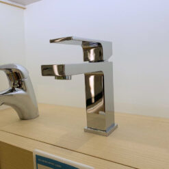 voi lavabo rua mat nong lanh inax lfv 402s 3 lo 2